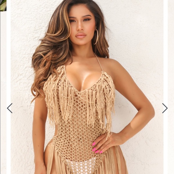 Gorgeous crochet cover up in nude - Picture 3 of 6